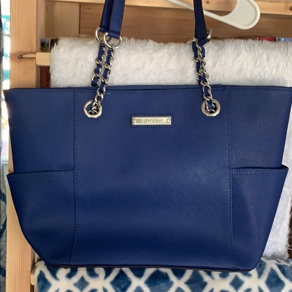 Handbag - Picture 2 of 2